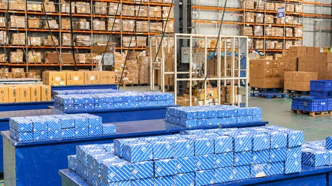 Service and aftermarket logistics illustration